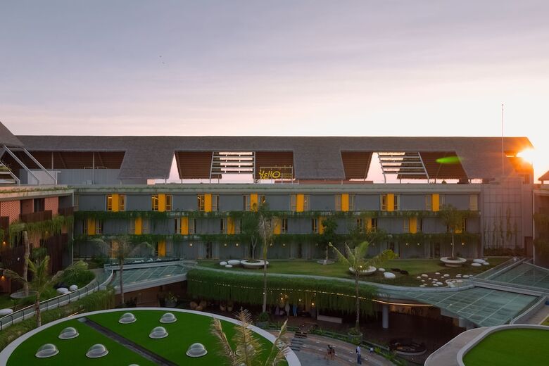 Yello Hotel Kuta Beachwalk Bali