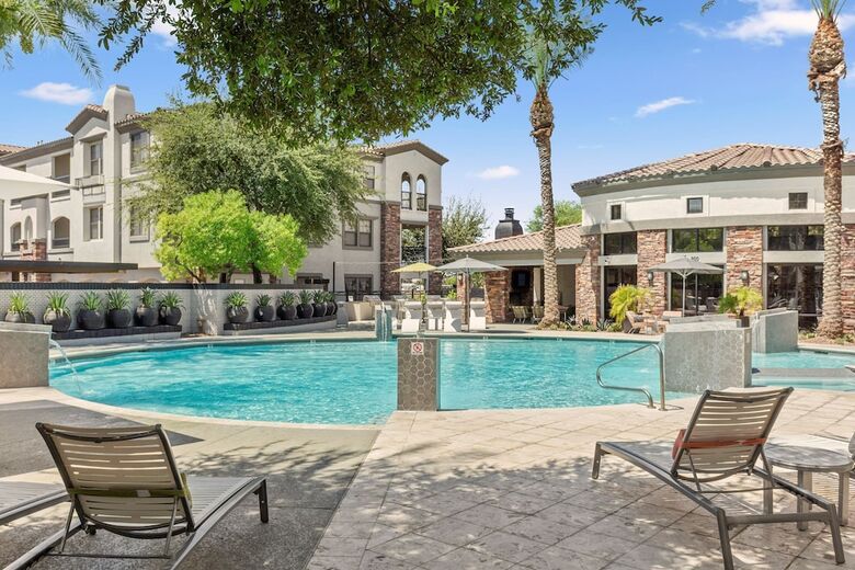 Aparthotel Two Glendale Cozysuites With Pool 2 & 9