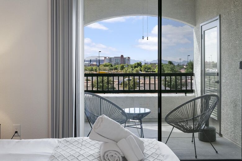 Aparthotel Two Glendale Cozysuites With Pool 2 & 9