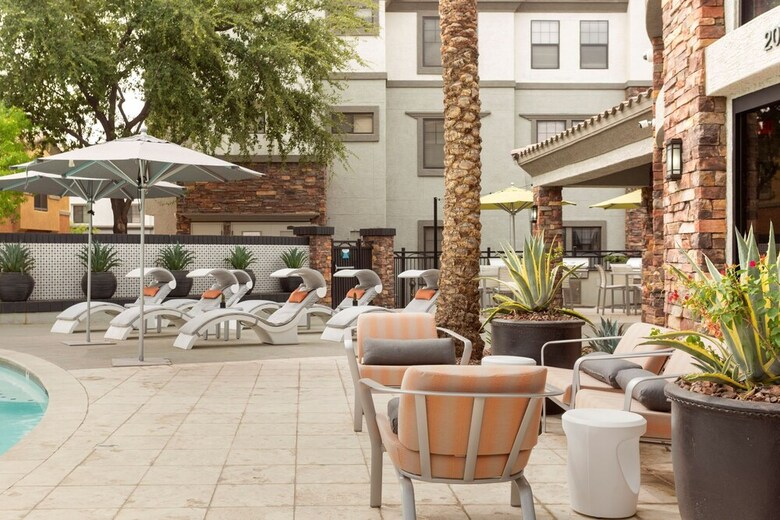 Aparthotel Two Glendale Cozysuites With Pool 2 & 9