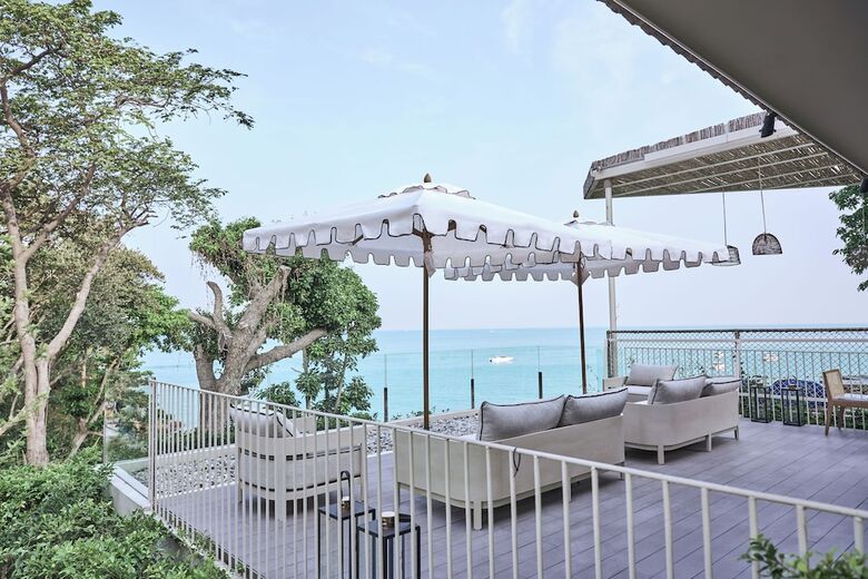 Hotel Cross Pattaya Pratamnak