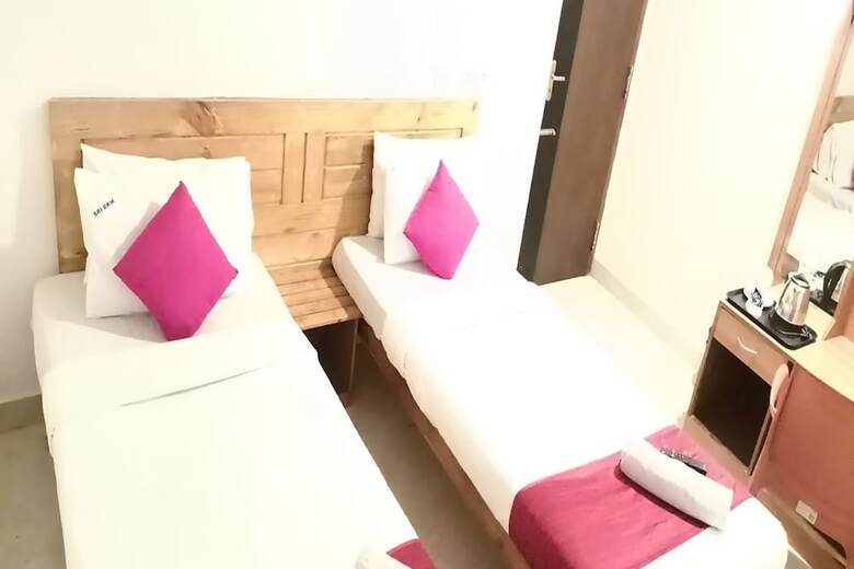 Hotel Aayush Residency