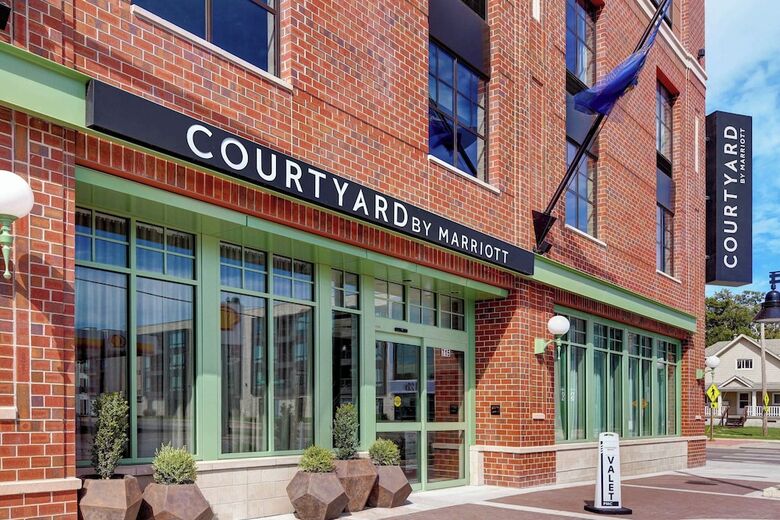 Hotel Courtyard By Marriott Manhattan Aggieville