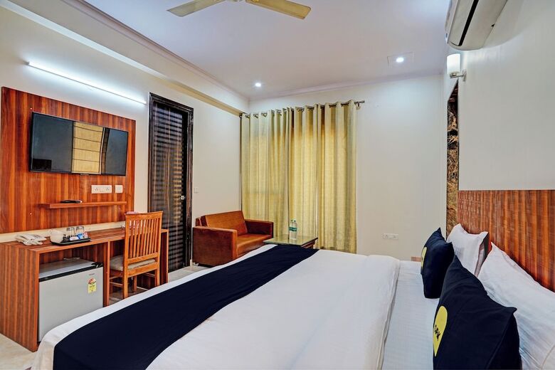 Hotel Homefort Stays, Millennium City Centre Gurugram