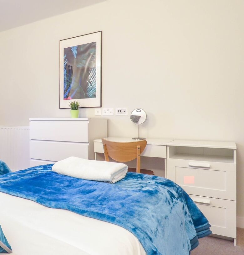 Tudors Esuites City Centre House