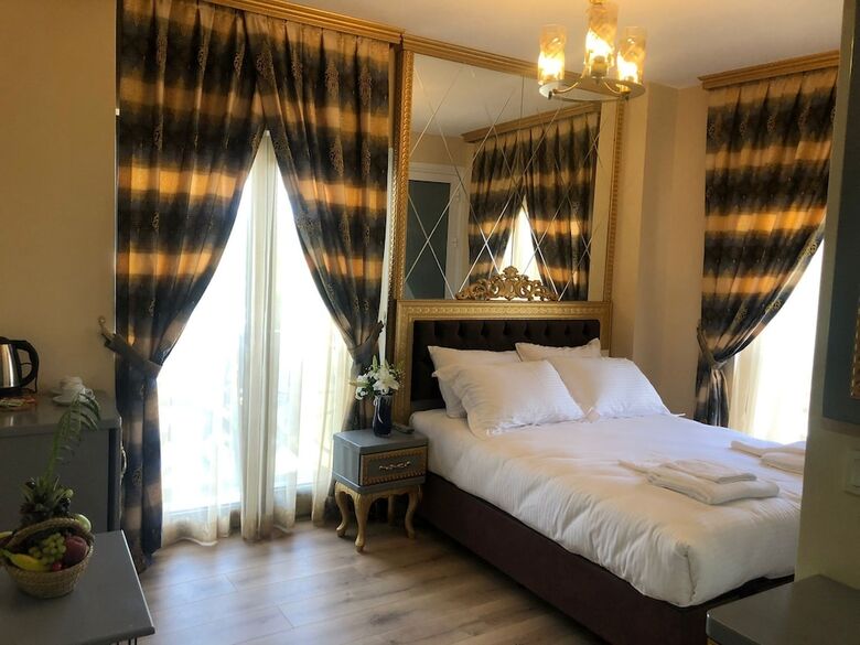 Golden Hill Hotel Downtown