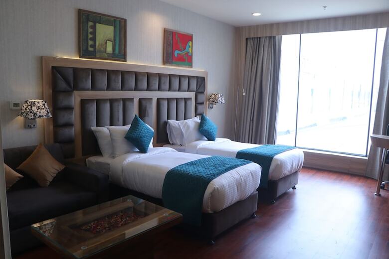 Hotel Sk Premium Park At World Square Mall
