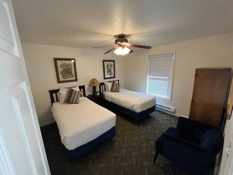 Motel June Lake Villager