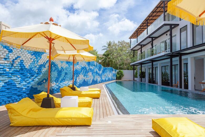 Hotel Anona Beachfront Phuket Resort