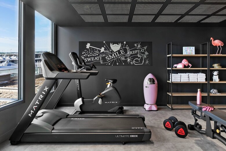 Hotel Moxy Lyon Airport