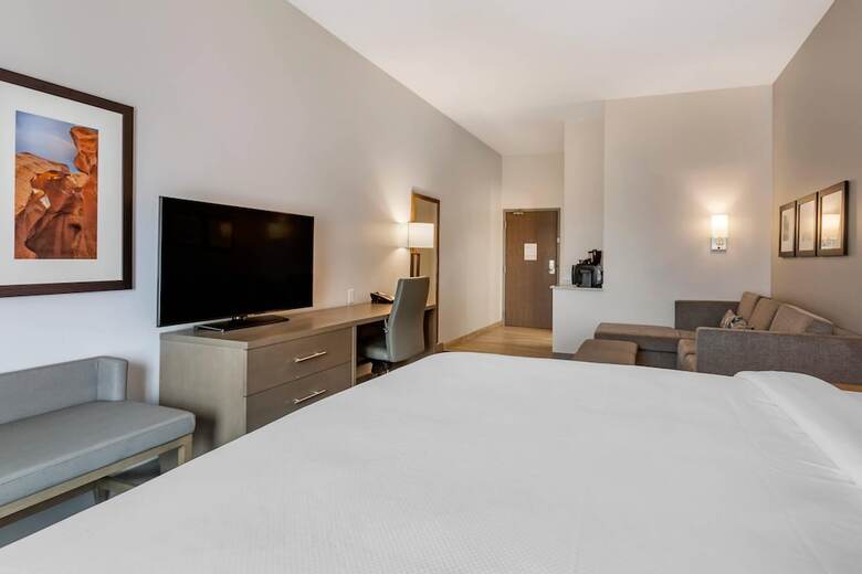 Hotel Comfort Suites Scottsdale Talking Stick Entertainment District