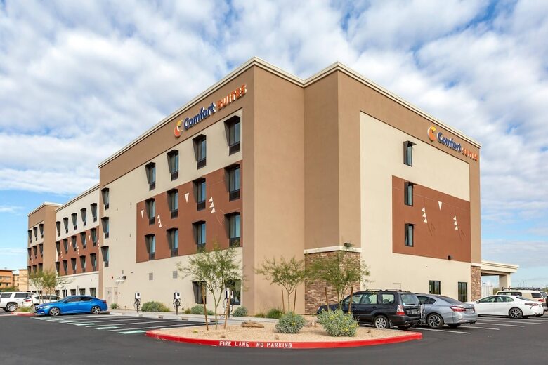 Hotel Comfort Suites Scottsdale Talking Stick Entertainment District