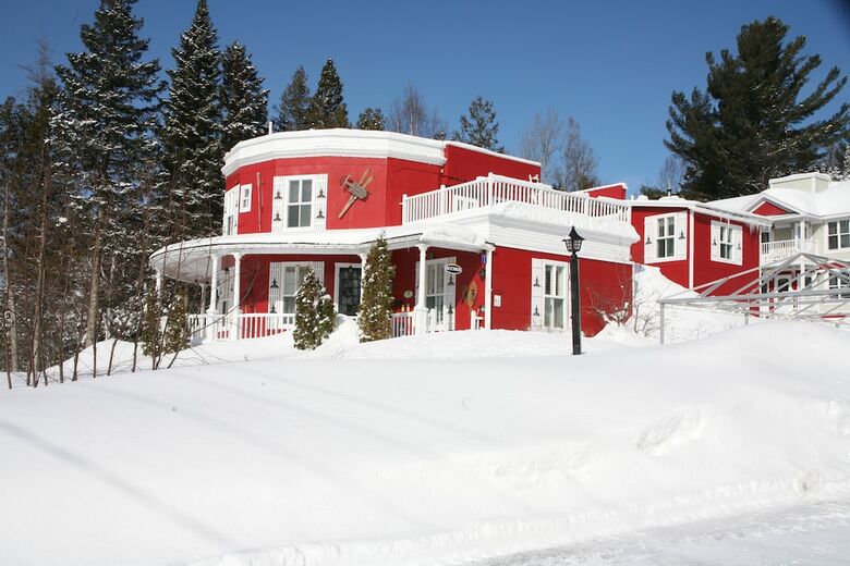 Hotel Auberge De La Tour Du Lac