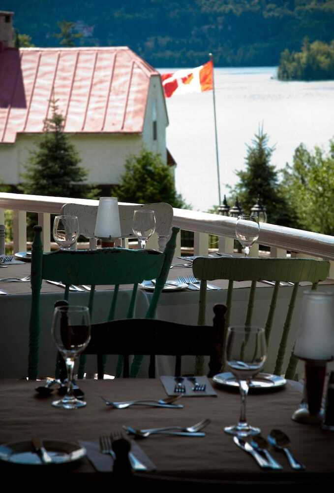 Hotel Auberge De La Tour Du Lac