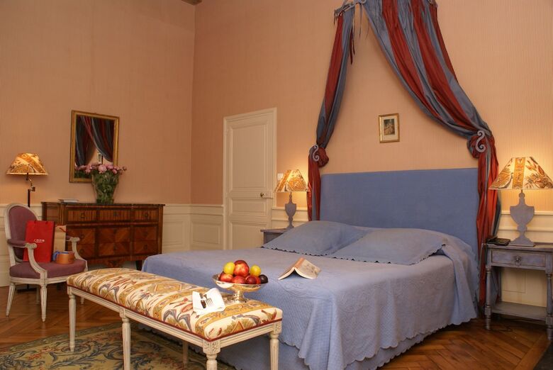 Le Ch�teau De Reignac