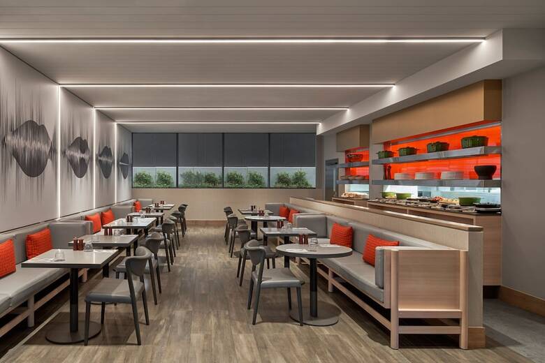 Hotel Courtyard By Marriott Melbourne Flagstaff Gardens