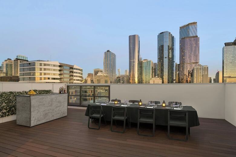 Hotel Courtyard By Marriott Melbourne Flagstaff Gardens