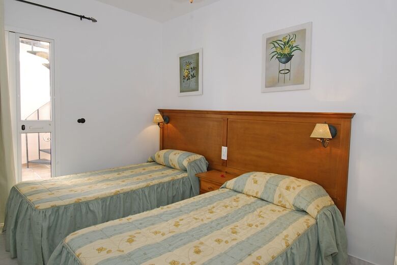 Aparthotel HC Burriana Playa - Apartamentos Tur�sticos