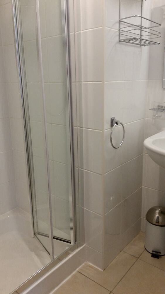 Grosvenor Gardens Hotel