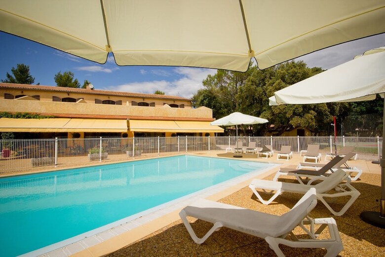 Hotel H�tel C�t� Ventoux