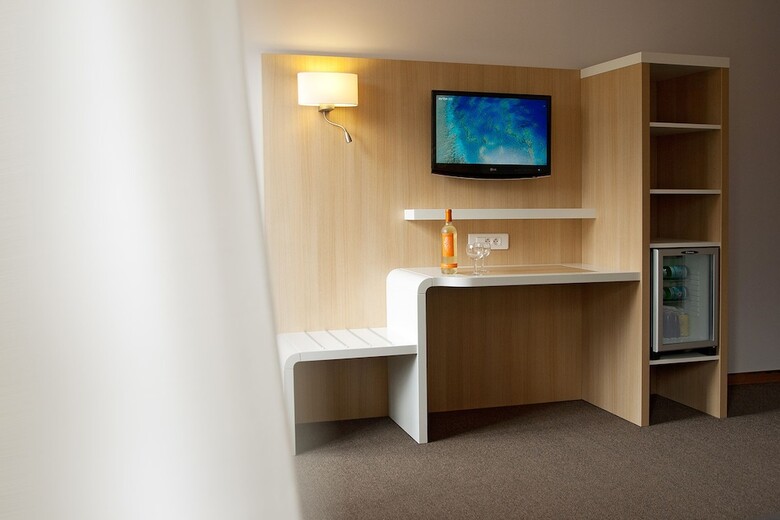 Hotel H�tel C�t� Ventoux