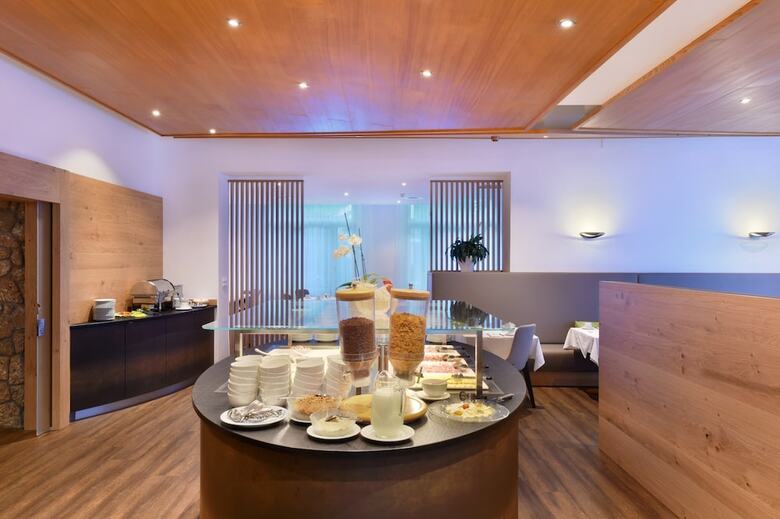 Alpine Hotel Perren
