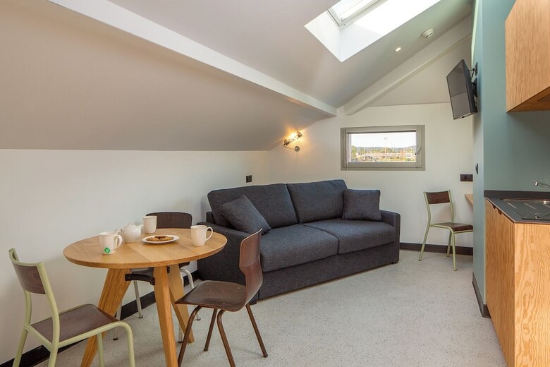 Eklo Hotels Bordeaux City Center Bastide