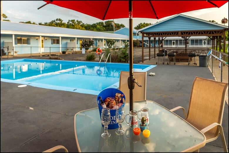 Hotel Marina Inn & Event Center