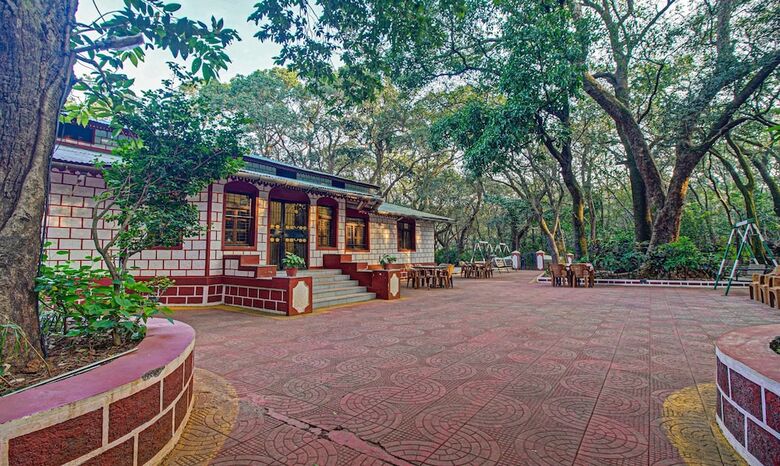 Hotel Treebo Shalimar In The Forest