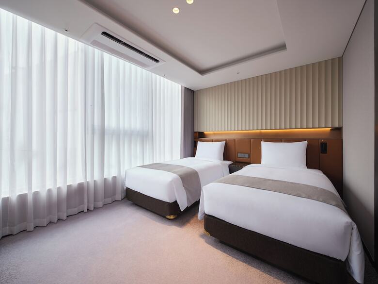 Stanford Hotel Myeongdong