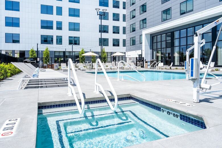 Hotel Element San Jose Airport