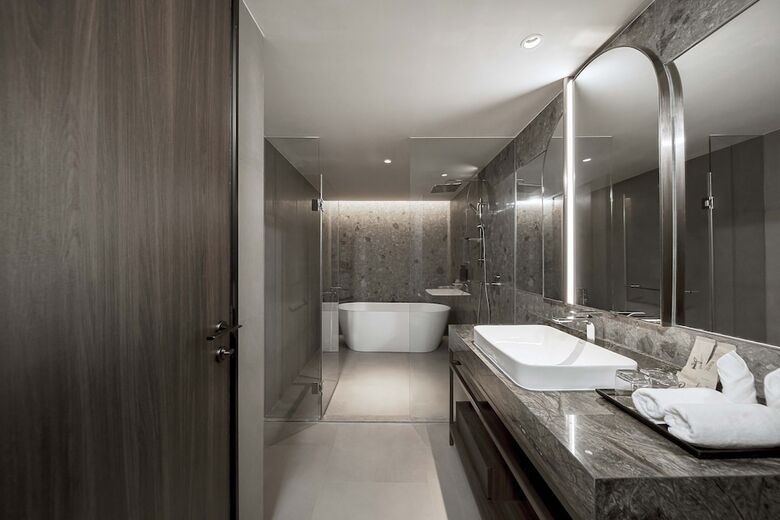 Gardina Asoke Hotel & Residence