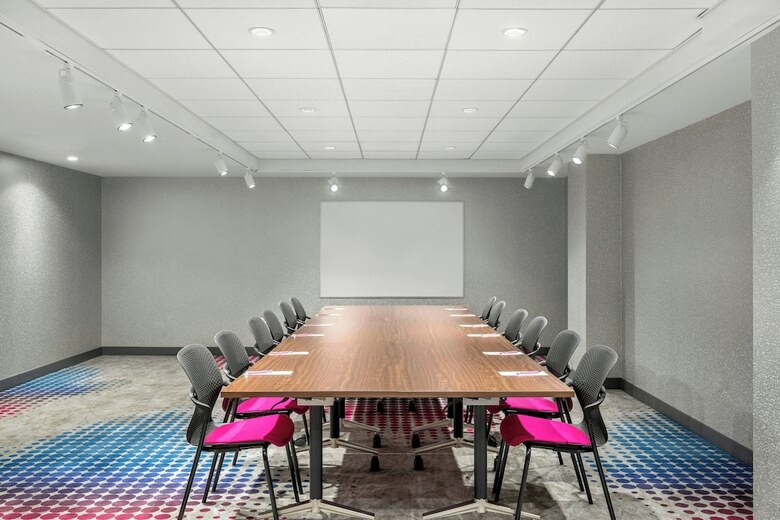 Hotel Aloft Chicago Schaumburg