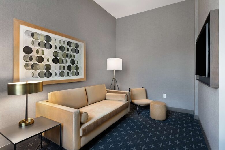 Hotel The Slate Denver, Tapestry Collection By Hilton