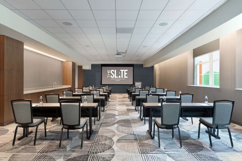 Hotel The Slate Denver, Tapestry Collection By Hilton