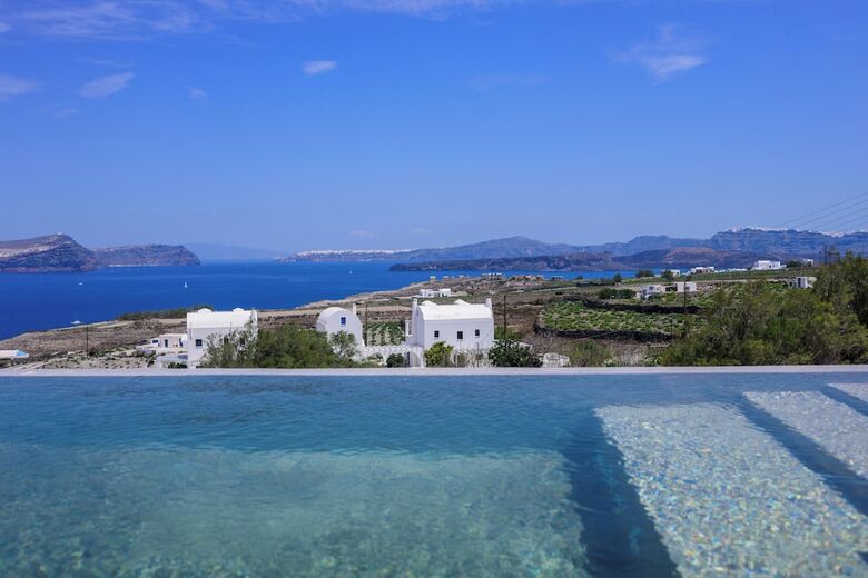Potnia Theron Suites