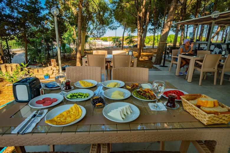 Prenses Sealine Beach Hotel