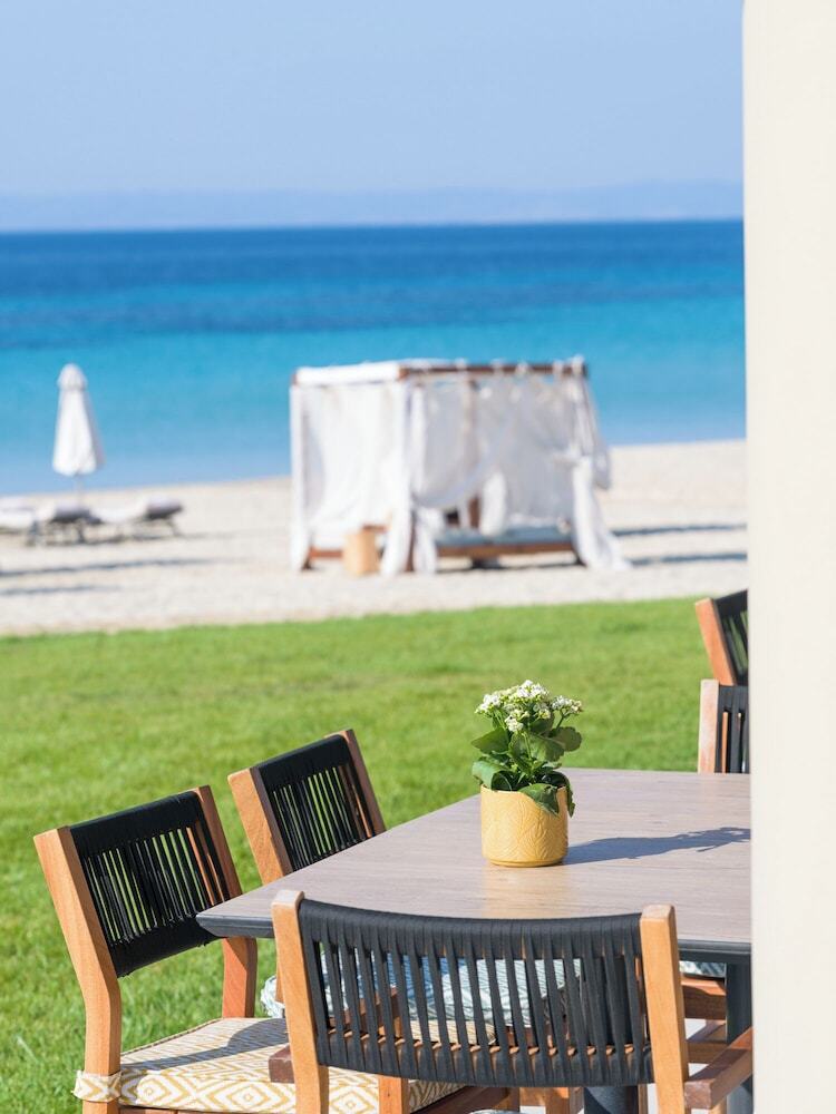 Ammoa Luxury Hotel & Spa Resort