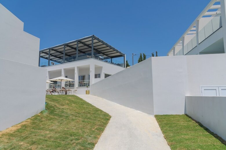 Mirage Bleu Hotel