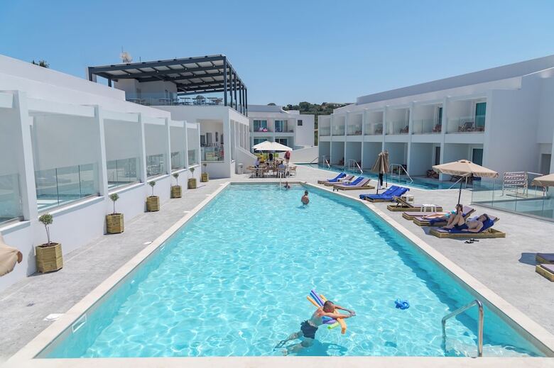 Mirage Bleu Hotel
