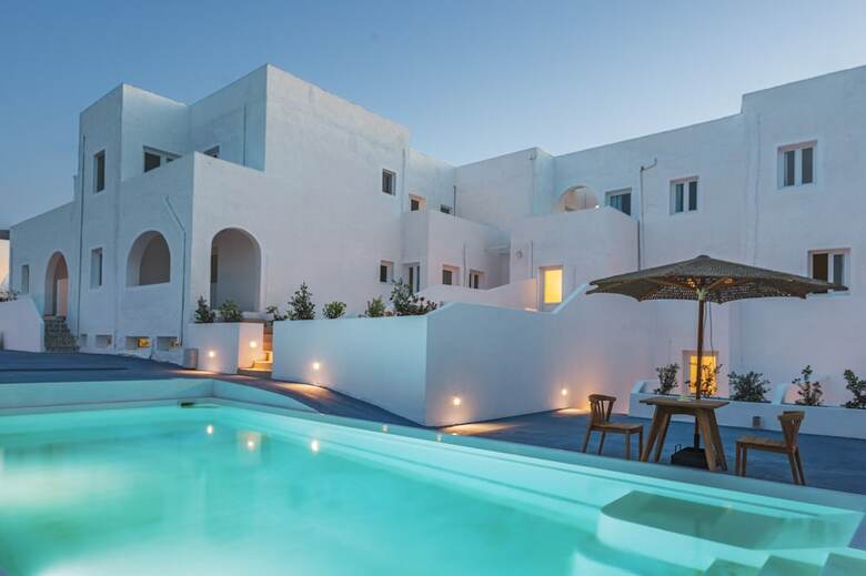 Voca Hotel & Suites