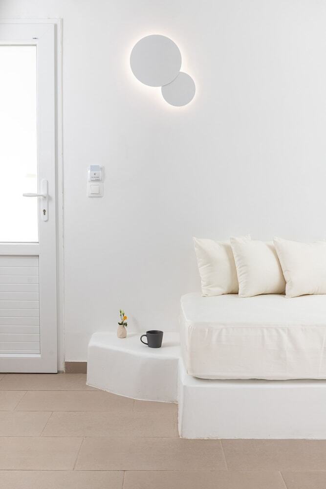 Voca Hotel & Suites