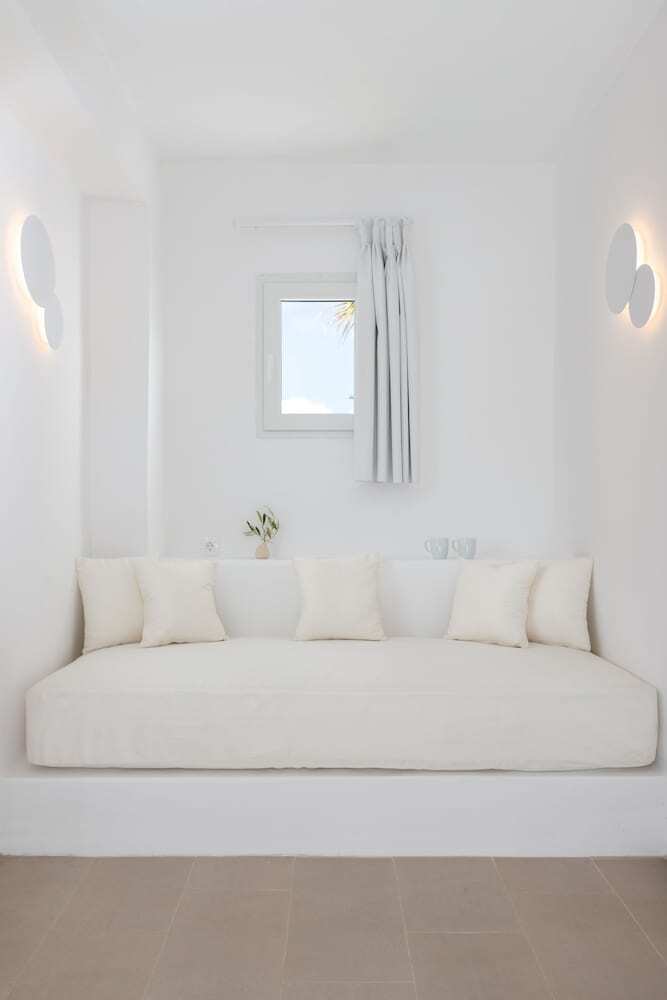 Voca Hotel & Suites
