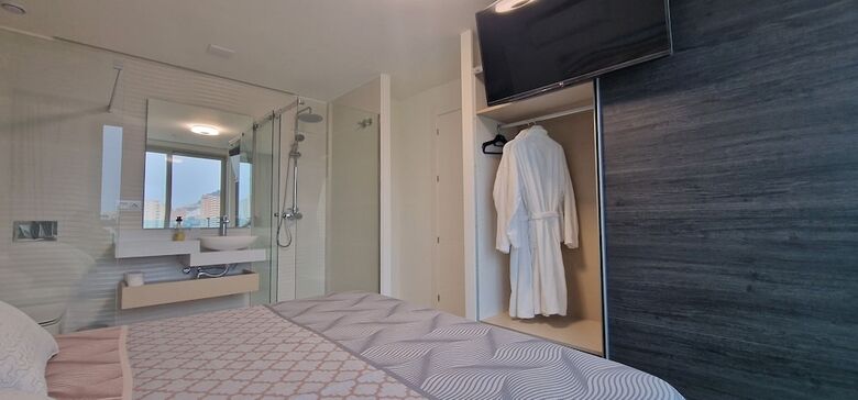 Aparthotel Apartamentos Oasis De La Cala
