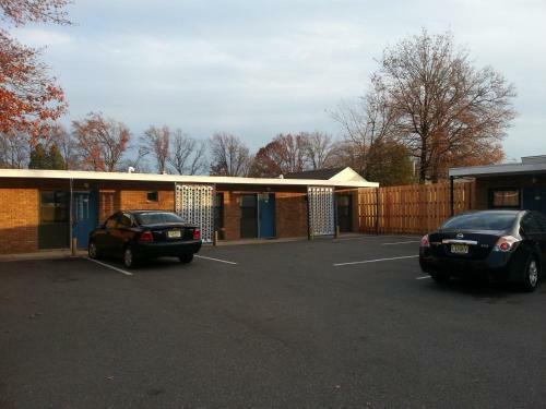 Americana Motel