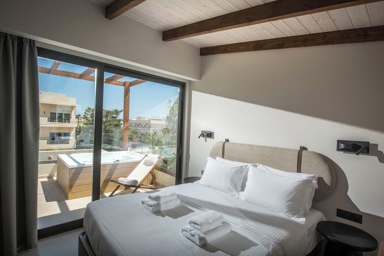Vaya Suites By Omilos Hotels