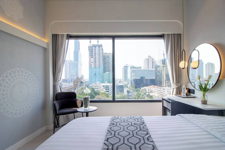 Queensland Hotel Bangkok
