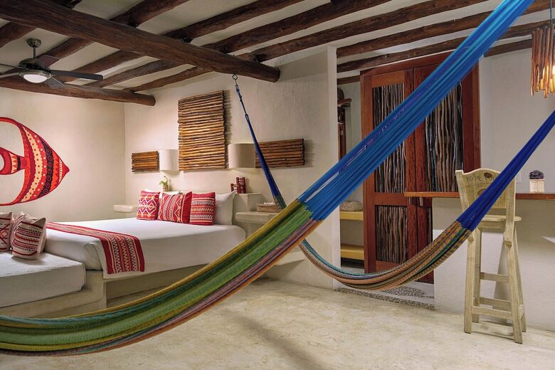 Hotel Exe El Pueblito