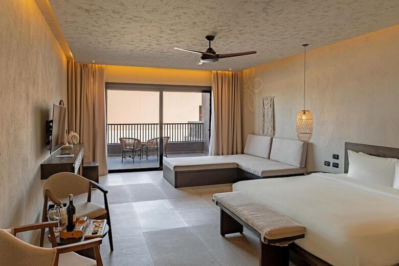 Hotel Sentido Naga Bay