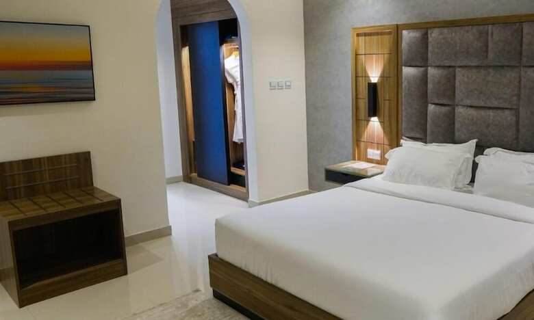 The Plaza Hotel And Resort